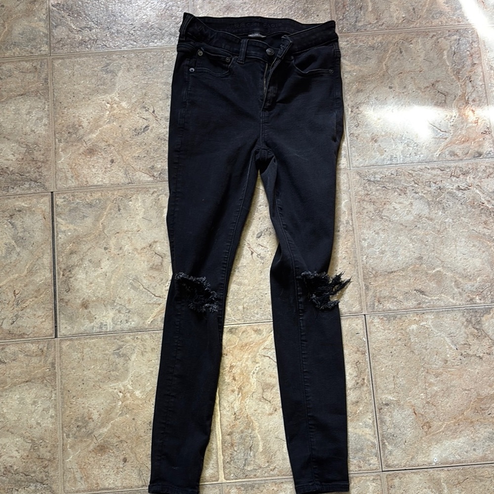 American Eagle Black Distressed Next Level Stretch size 6 Regular
